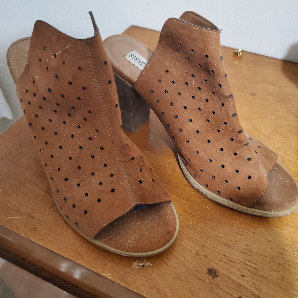 Wedge sandals